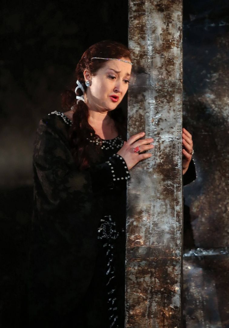 Елена Баръмова