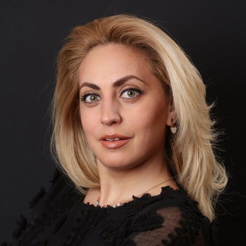 Станислава Момекова